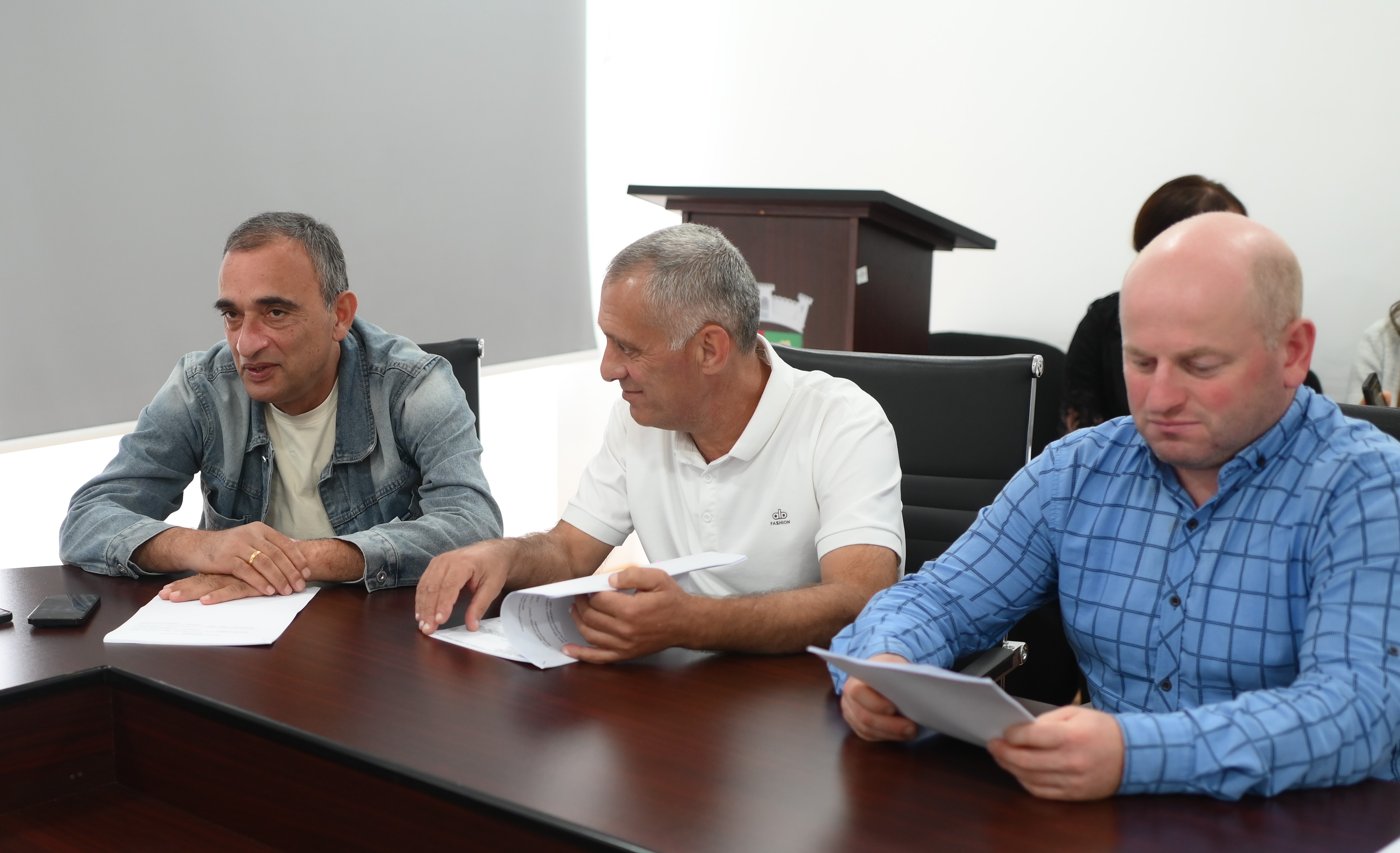 დღეს მუდმივმოქმედი კომისიის სხდომები გაიმართა